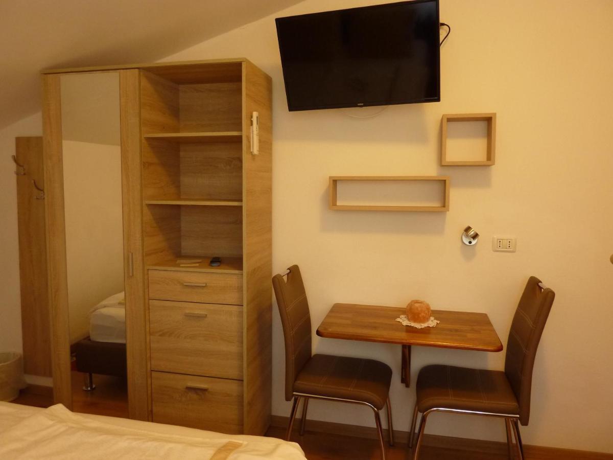 Rooms Gril Postojna Buitenkant foto